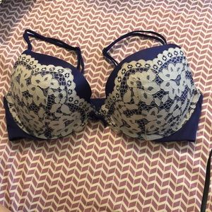 New blue Victoria Secret push up bra